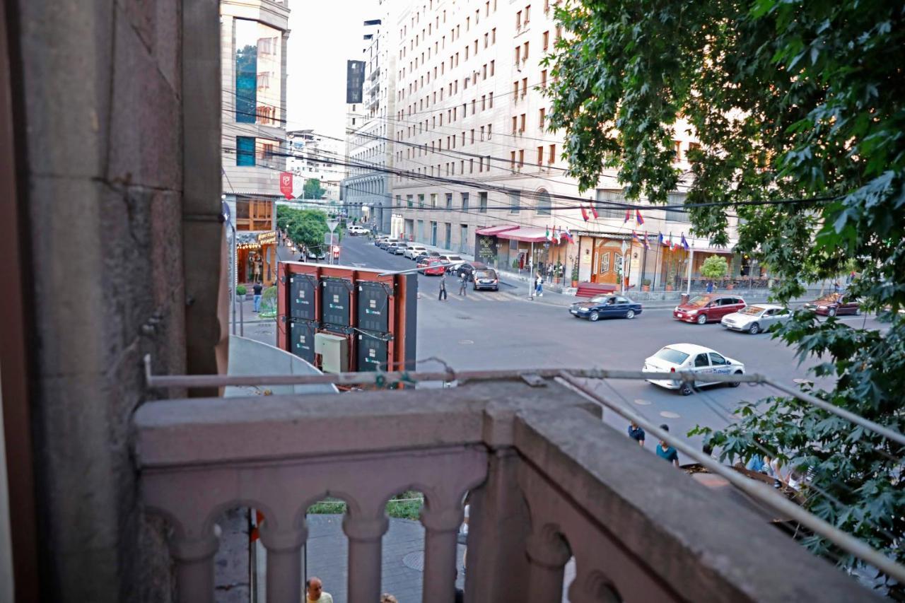 Cozy Apartment On Republic Square يريفان المظهر الخارجي الصورة